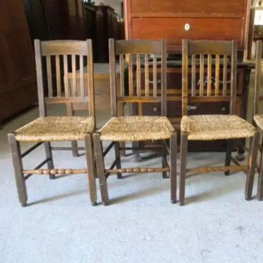 4 Binsenstühle