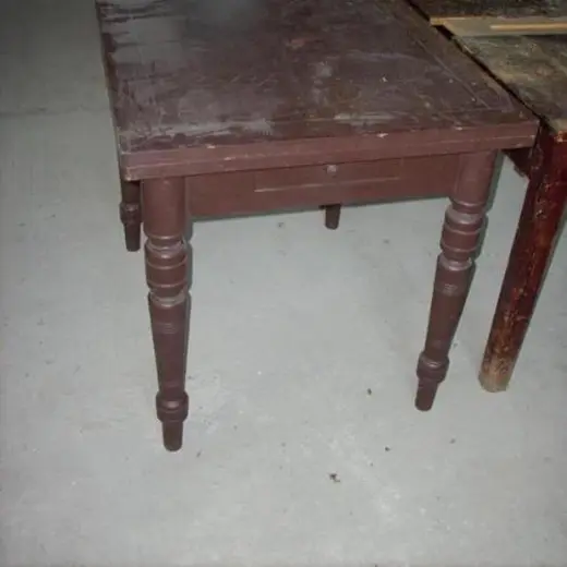 Ausziehtisch