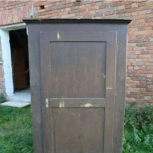 Kleiderschrank