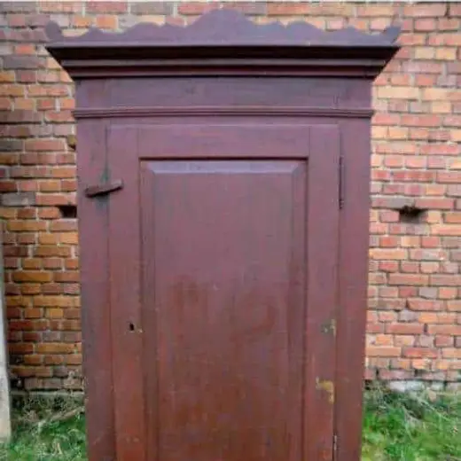 Kleiderschrank