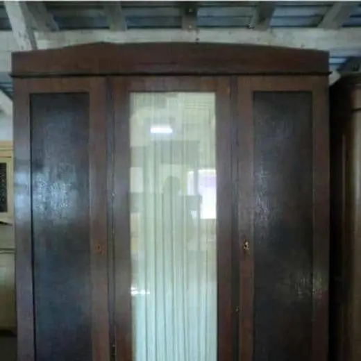 Kleiderschrank