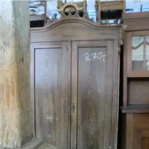 Kleiderschrank