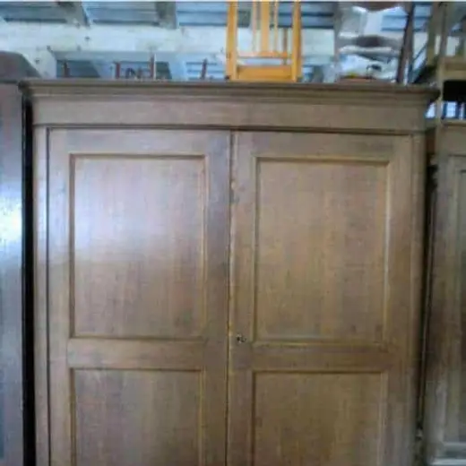 Kleiderschrank