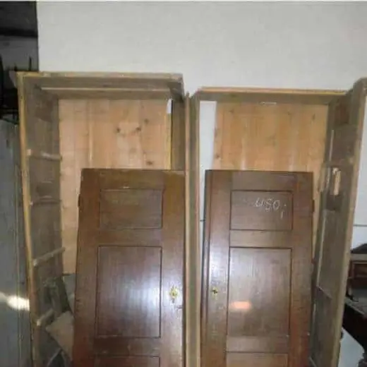 Kleiderschrank
