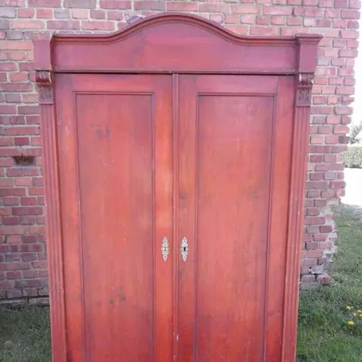 Kleiderschrank