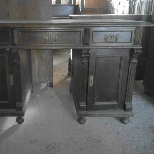 Schreibtisch