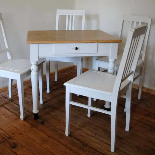Shabby Chic Tisch mit 4 Stühlen