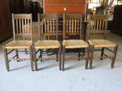4 Binsenstühle