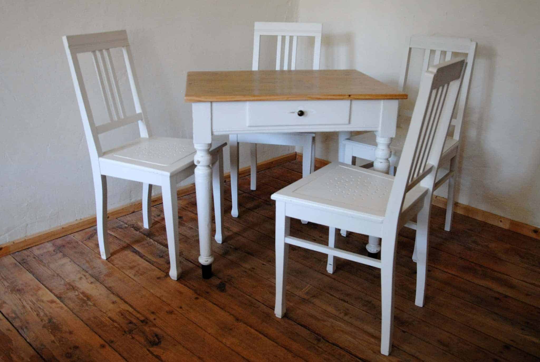 Shabby Chic Tisch mit 4 Stühlen (Gefasste Möbel / Shabby Chic, um 1910)
